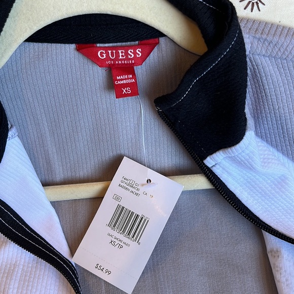 Guess zip up jacket with with draw string waist - Picture 5 of 7